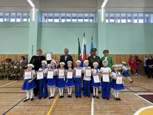 В Лаишеве прошел смотр строя и песни дошкольников