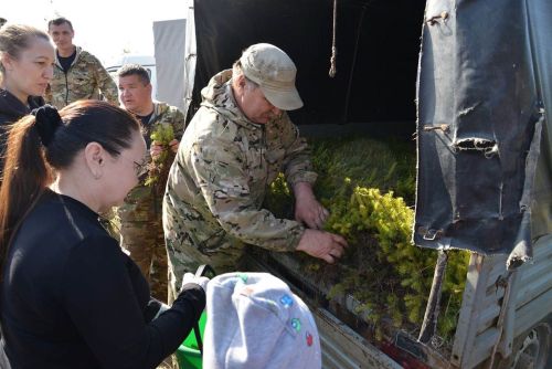 Үз теләкләре белән Лаеш районына агач утыртырга килгәннәр
