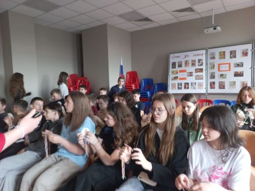 Казанские гимназисты познакомились в Лаишеве с профессией кузнеца