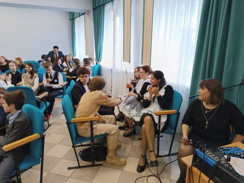 В Лаишевской школе №2 состоялся захватывающий интеллектуальный турнир «Мы — наследники Победы»