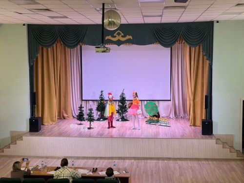 Лаеш районыннан театр коллективы үз осталыгын күрсәтте