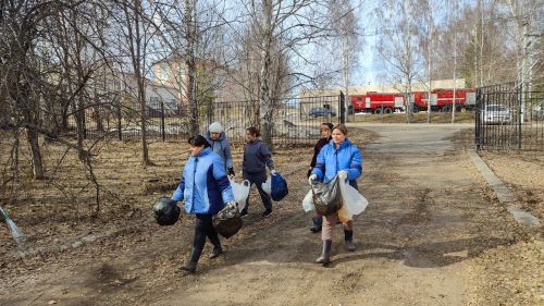 Хорошие работники все на субботнике