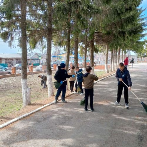 Хорошие работники все на субботнике