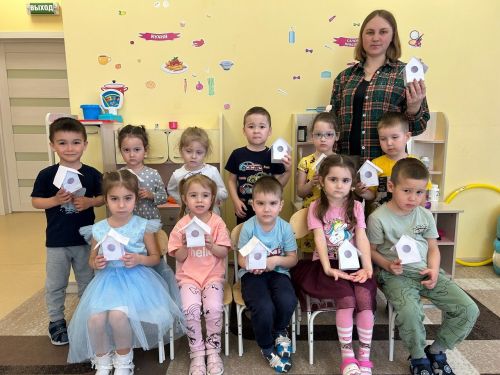 Юное поколение жителей Лаишевского района встречает весну кормушками для птиц