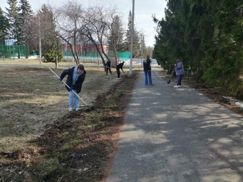 Хорошие работники все на субботнике