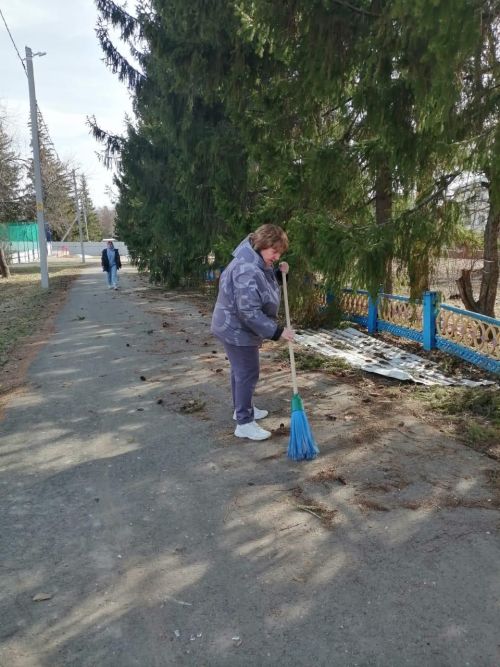 Хорошие работники все на субботнике