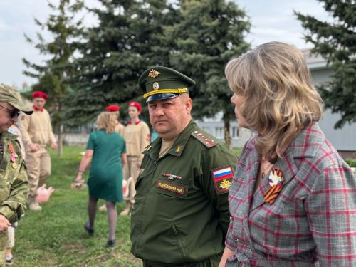 В Лаишевской школе № 2 появилась «Аллея Памяти»