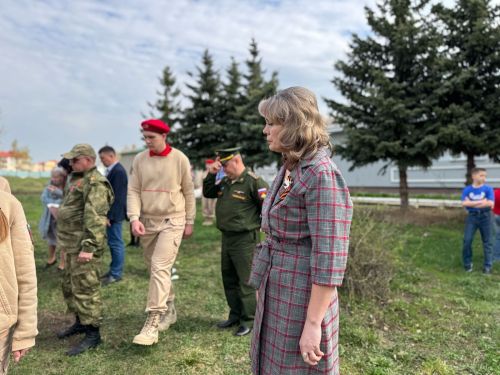 В Лаишевской школе № 2 появилась «Аллея Памяти»
