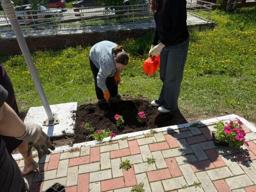 Городской субботник объединил жителей