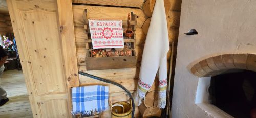В Лаишевском районе на Каравоне организована выставка русских полотенец