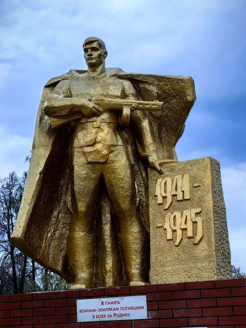 Реставраторы отремонтировали в Лаишевском районе памятник участникам Великой Отечественной войны