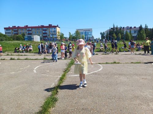 Библиотекари организовали для лаишевских ребят игровую программу «Пусть детство звонкое смеется»