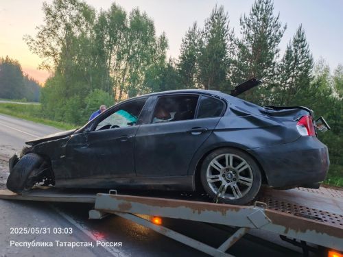Перевернувшийся BMW: Двое пострадавших в Лаишевском районе