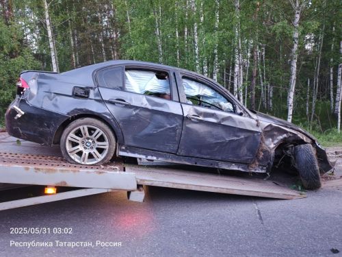 Перевернувшийся BMW: Двое пострадавших в Лаишевском районе