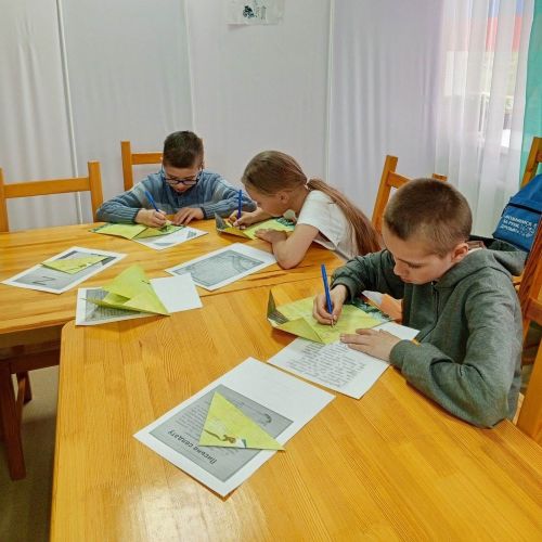 Лаеш балалары МХОда катнашучыларга өчпочмаклы хат яздылар