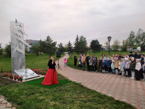 В Сокурах к 80-летию Победы открыли стелу героям войны