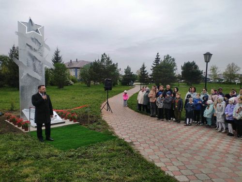 В Сокурах к 80-летию Победы открыли стелу героям войны