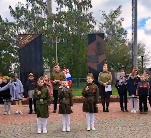 В Атабаево почтили память павших героев в День Победы