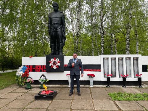 80 лет Победы: Большекабанское поселение чтит героев
