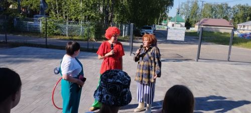 В Лаишевском районе гостями Дня защиты детей стали Карлсон, Кикимора и Баба Яга