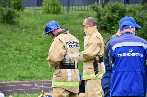 На стадионе ЛТЭТ прошли соревнования пожарных расчетов