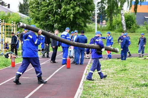 На стадионе ЛТЭТ прошли соревнования пожарных расчетов