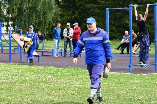 На стадионе ЛТЭТ прошли соревнования пожарных расчетов