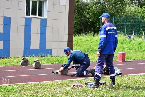 На стадионе ЛТЭТ прошли соревнования пожарных расчетов