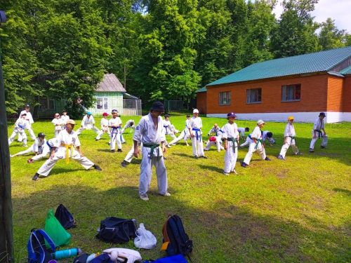 Болгарские каратисты провели совместную тренировку с лаишевскими спортсменами