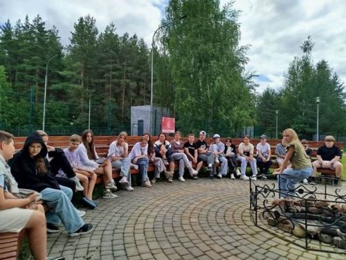 Лаеш районында балалар каникул вакытында инглиз телен өйрәнәләр