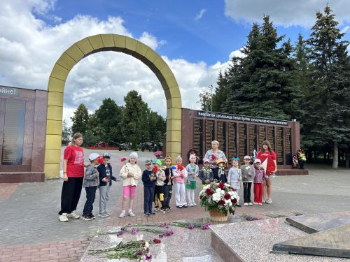 Дети из Лаишевского детсада почтили память героев в Парке Победы
