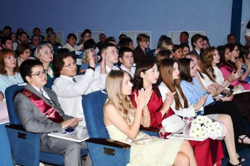 Выпускникам Лаишевского района вручили аттестаты