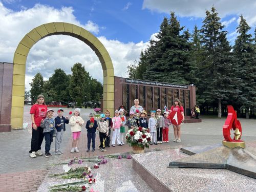 Дети из Лаишевского детсада почтили память героев в Парке Победы