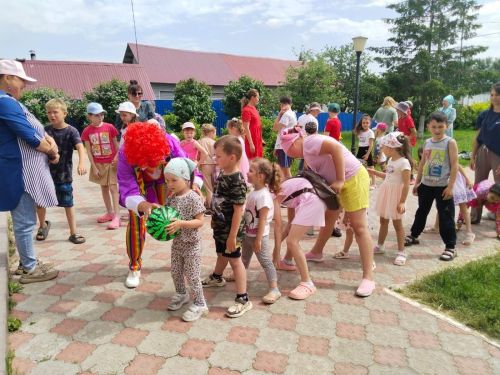 Имәнкискәдә балаларны яклау көнен билгеләп үттеләр һәм Сабантуйга әзерләнәләр