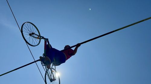 Невероятное шоу на Сабантуе: канатоходцы покорили Лаишево!