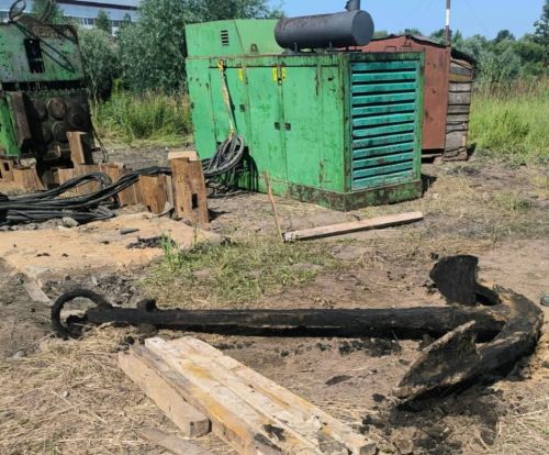 При производстве земляных работ был найден трехтонный якорь