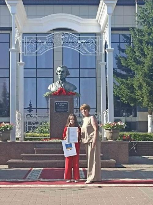 Талантлы яшь әдәбиятчыларны бүләкләделәр