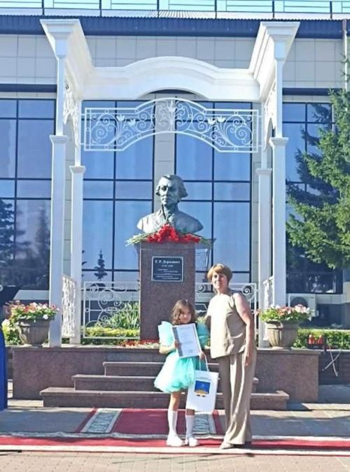Талантлы яшь әдәбиятчыларны бүләкләделәр