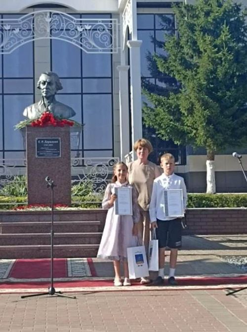 Талантлы яшь әдәбиятчыларны бүләкләделәр