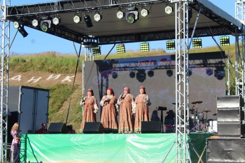Урта Девятово авылында чишмә бәйрәмен билгеләп үттеләр