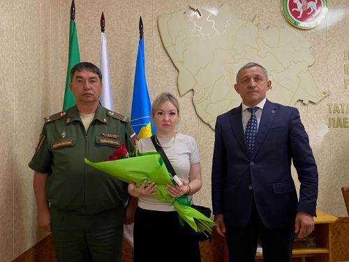 В Лаишевском районе вручили награду герою СВО Рифату Валиеву