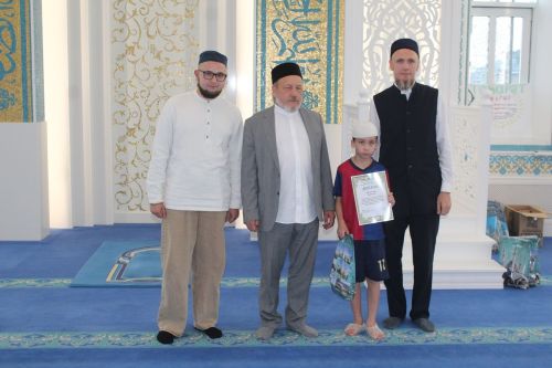 В Лаишеве наградили детей, которые посещали курсы в Соборной мечети «Зайнаб»