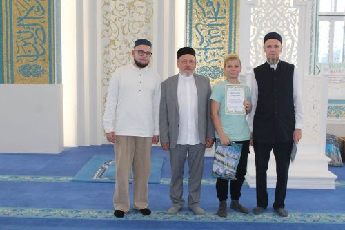 Лаешта «Зәйнәп» Җәмигъ мәчетендә курсларда укыган балаларны бүләкләделәр