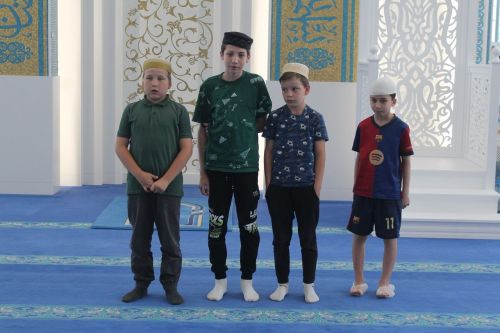 В Лаишеве наградили детей, которые посещали курсы в Соборной мечети «Зайнаб»