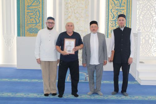 В Лаишеве наградили детей, которые посещали курсы в Соборной мечети «Зайнаб»