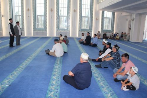 В Лаишеве наградили детей, которые посещали курсы в Соборной мечети «Зайнаб»