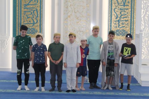 В Лаишеве наградили детей, которые посещали курсы в Соборной мечети «Зайнаб»