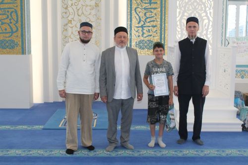 В Лаишеве наградили детей, которые посещали курсы в Соборной мечети «Зайнаб»
