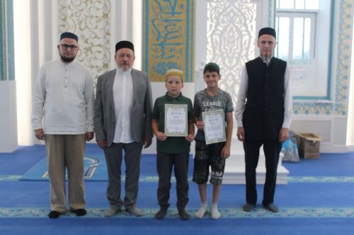 В Лаишеве наградили детей, которые посещали курсы в Соборной мечети «Зайнаб»