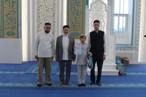 В Лаишеве наградили детей, которые посещали курсы в Соборной мечети «Зайнаб»